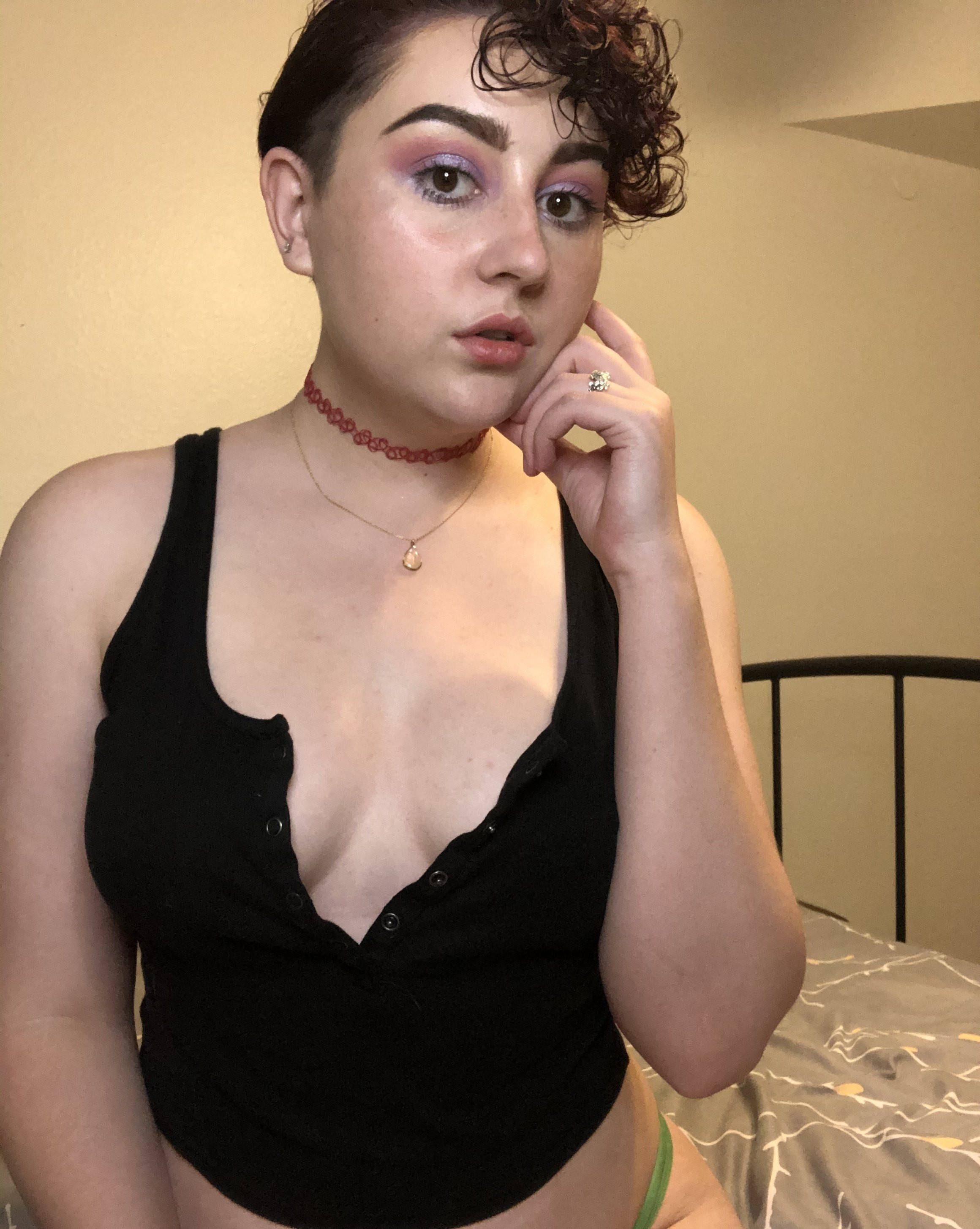 I party too and I also do threesome 😋❤️ text me now I...